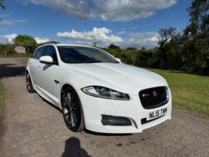 2015 Jaguar Xf 2.2d R-Sport Sportbrake Auto Euro 5 (s/s) 5dr in White — image 6