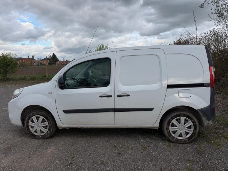 2015 Renault Kangoo 1.5 Dci Energy Ml19 Eco2 Phase 2 Fwd L2 H1 5dr in White — image 1