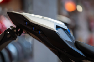 2025 BMW M 1000 R *full Arrow Exhaust System* in Silver — image 4