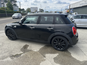 2015 MINI Hatch 2.0 5-Door Hatch Cooper S in Black — image 5