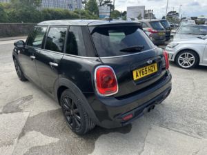 2015 MINI Hatch 2.0 5-Door Hatch Cooper S in Black — image 6