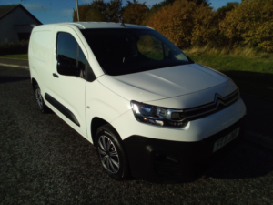 2022 Citroen Berlingo 1.5 Bluehdi 1000 Enterprise M Pro in White — image 3