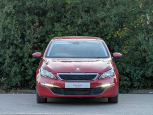 2015 Peugeot 308 1.2 Puretech Active in Red — image 2
