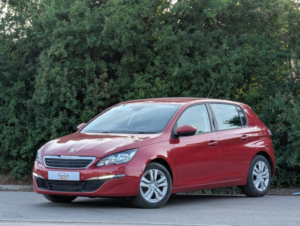 2015 Peugeot 308 1.2 Puretech Active in Red — image 3