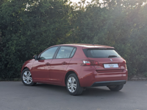 2015 Peugeot 308 1.2 Puretech Active in Red — image 5