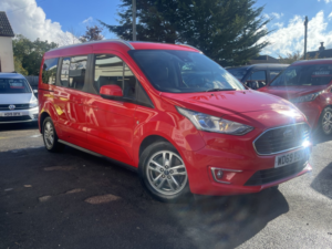 2019 Ford Grand Tourneo Connect 1.5 Ecoblue Titanium in Red — image 5