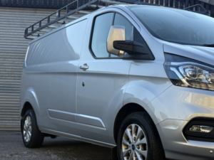 2021 Ford Transit Custom 2.0 300 Ecoblue Limited L2 H1 Euro 6 (s/s) 5dr in Silver — image 4