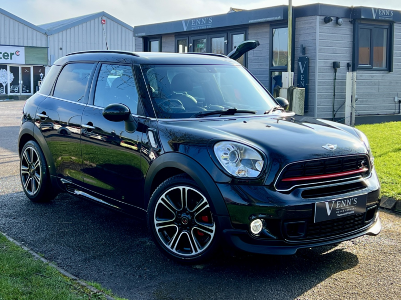 2016 MINI Countryman 2.0 Cooper Sd All4 Countryman in Black — image 1