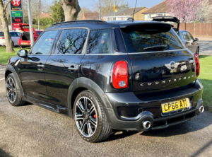 2016 MINI Countryman 2.0 Cooper Sd All4 Countryman in Black — image 5