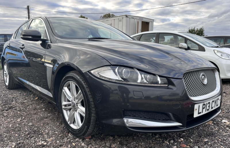 2013 Jaguar Xf 2.2 D Luxury in Grey — image 1