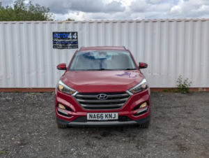 2016 Hyundai Tucson 2.0 Tucson Prem 2.0 D 136ps 4WD in Red — image 4