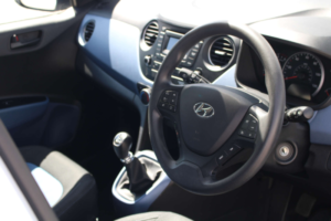 2016 Hyundai I10 1.0 I10 Se 5dr in White — image 4