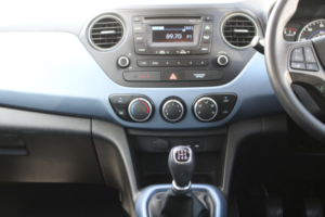 2016 Hyundai I10 1.0 I10 Se 5dr in White — image 6