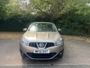 2012 Nissan Qashqai 1.6 Acenta 2WD Euro 5 (s/s) 5dr in Beige — image 2