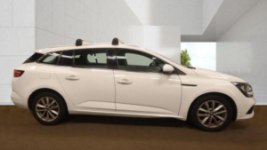 2019 Renault Megane 1.5 Blue Dci Play Sport Tourer Edc Euro 6 (s/s) 5dr in White — image 3
