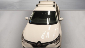 2019 Renault Megane 1.5 Blue Dci Play Sport Tourer Edc Euro 6 (s/s) 5dr in White — image 4