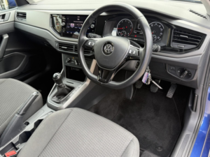 2018 Volkswagen Polo 1.0 Se in Blue — image 6