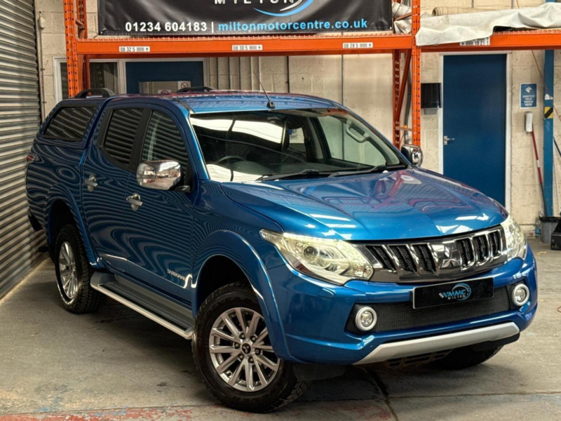 2017 Mitsubishi L200 2.4 Di-D Dc Barbarian Auto 4WD Euro 6 4dr in Blue — image 1