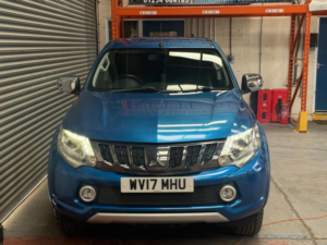 2017 Mitsubishi L200 2.4 Di-D Dc Barbarian Auto 4WD Euro 6 4dr in Blue — image 2