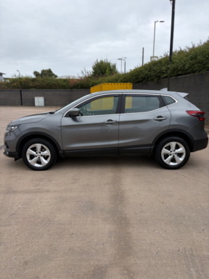 2019 Nissan Qashqai 1.5 Dci Acenta Premium SUV 5dr Diesel Manual Euro 6 (s/s) (115 Ps) in Grey — image 2