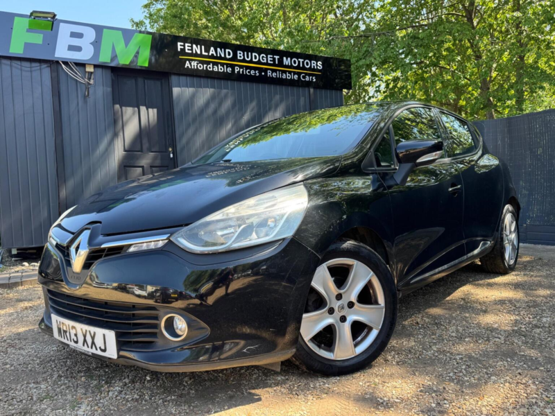 2013 Renault Clio 1.5 Dci Dynamique Medianav Euro 5 (s/s) 5dr in Black — image 1