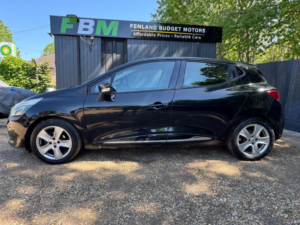 2013 Renault Clio 1.5 Dci Dynamique Medianav Euro 5 (s/s) 5dr in Black — image 2