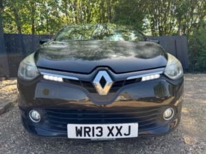 2013 Renault Clio 1.5 Dci Dynamique Medianav Euro 5 (s/s) 5dr in Black — image 3