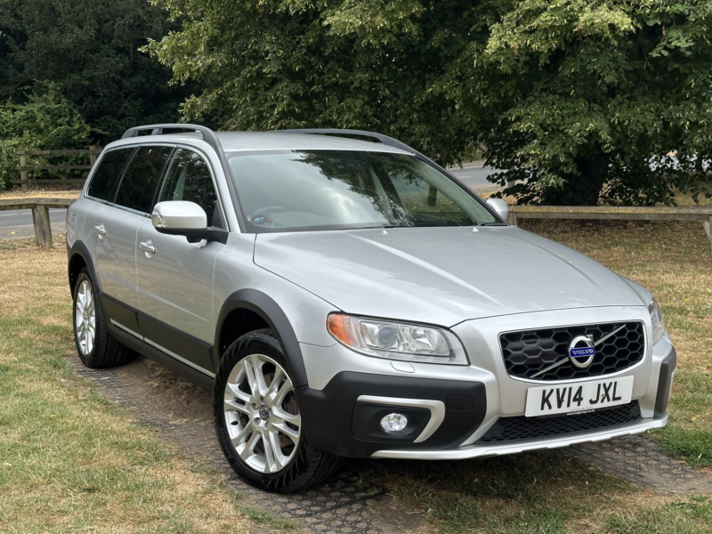 2014 Volvo Xc70 2.4 D5 Se Lux in Silver — image 1