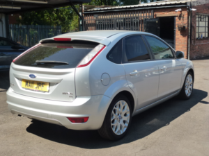 2011 Ford Focus 1.6 Zetec Hatchback 5dr Petrol Manual (159 G/km, 99 Bhp) in Silver — image 6