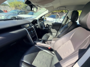 2018 Land Rover Discovery Sport Td4 Se Tech in Blue — image 3