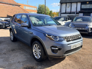 2018 Land Rover Discovery Sport Td4 Se Tech in Blue — image 6