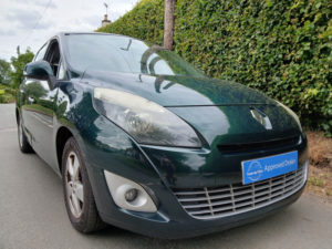 2010 Renault Grand Scenic 1.5 Dci Dynamique Tomtom MPV 5dr Diesel Manual Euro 4 (106 Ps) in Green — image 2