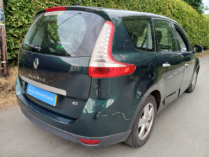 2010 Renault Grand Scenic 1.5 Dci Dynamique Tomtom MPV 5dr Diesel Manual Euro 4 (106 Ps) in Green — image 4