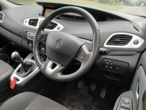 2010 Renault Grand Scenic 1.5 Dci Dynamique Tomtom MPV 5dr Diesel Manual Euro 4 (106 Ps) in Green — image 6