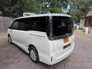 2014 Toyota Voxy 1.8 Hybrid Synergy Drive Auto 7 Seater in White — image 6