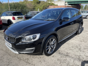 2018 Volvo V60 Cross Country 2.4 Cross Country Lux Nav D4 AWD in Black — image 2