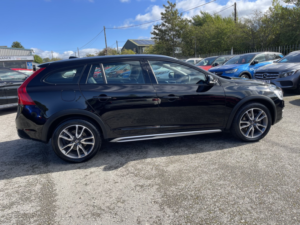 2018 Volvo V60 Cross Country 2.4 Cross Country Lux Nav D4 AWD in Black — image 3