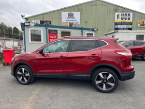 2016 Nissan Qashqai 1.5 Dci N-Connecta 2WD Euro 6 (s/s) 5dr in Red — image 5