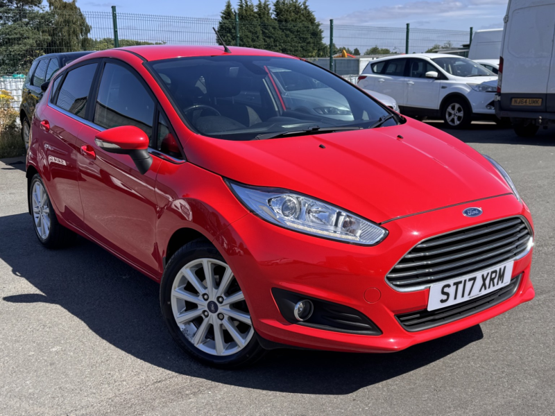 2017 Ford Fiesta 1.0 T Ecoboost Titanium in Red — image 1