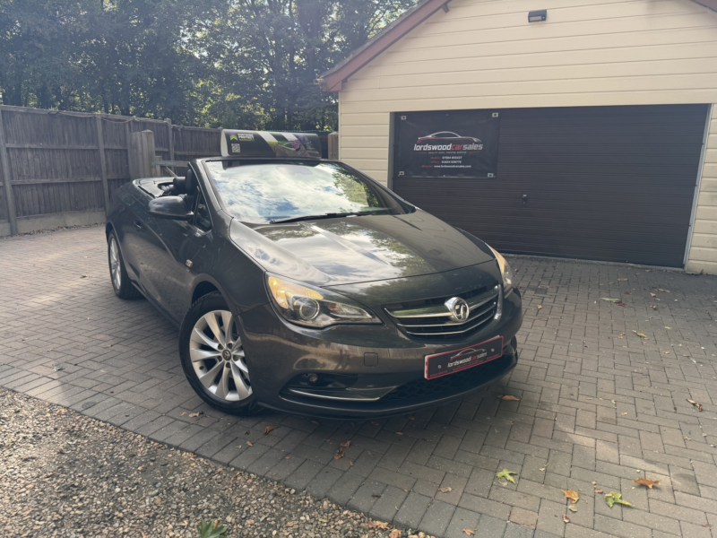 2014 Vauxhall Cascada 1.4 T Elite Convertible in Grey — image 1