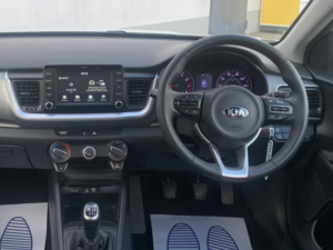 2018 Kia Stonic 1.4 Mpi 2 5-Door in White — image 2