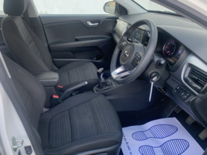2018 Kia Stonic 1.4 Mpi 2 5-Door in White — image 5