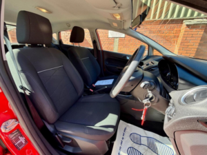 2013 Ford Fiesta 1.25 Style Euro 5 5dr in Red — image 3