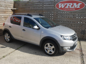 2016 Dacia Sandero Stepway 1.5 Dci Laureate Hatchback 5dr Diesel Manual Euro 6 (s/s) (90 Ps) in Silver — image 3