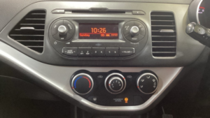 2015 Kia Picanto 1.0 1 in White — image 4