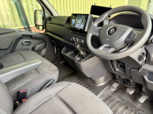 2021 Renault Master 2.3 Platform Cab Fwd Ll35 Dci 135 Business My19 in White — image 6