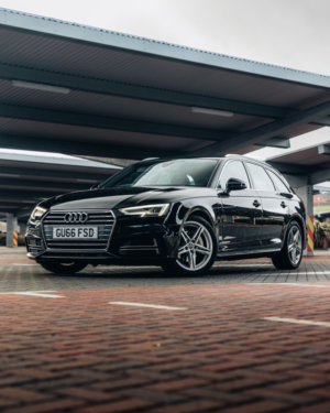 2016 Audi A4 Avant 2.0 Tdi Ultra S Line Estate 5dr Diesel S Tronic Euro 6 (s/s) (190 Ps) in Black — image 3