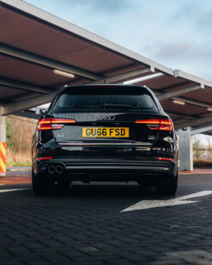 2016 Audi A4 Avant 2.0 Tdi Ultra S Line Estate 5dr Diesel S Tronic Euro 6 (s/s) (190 Ps) in Black — image 5