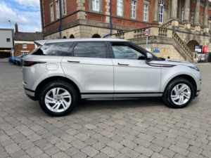 2019 Land Rover Range Rover Evoque 2.0 D200 Mhev R-Dynamic Se SUV 5dr Diesel Auto 4WD Euro 6 (s/s) (204 Ps) in Silver — image 3