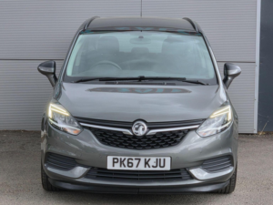 2017 Vauxhall Zafira Tourer 1.4i Turbo Design Euro 6 5dr in Grey — image 3